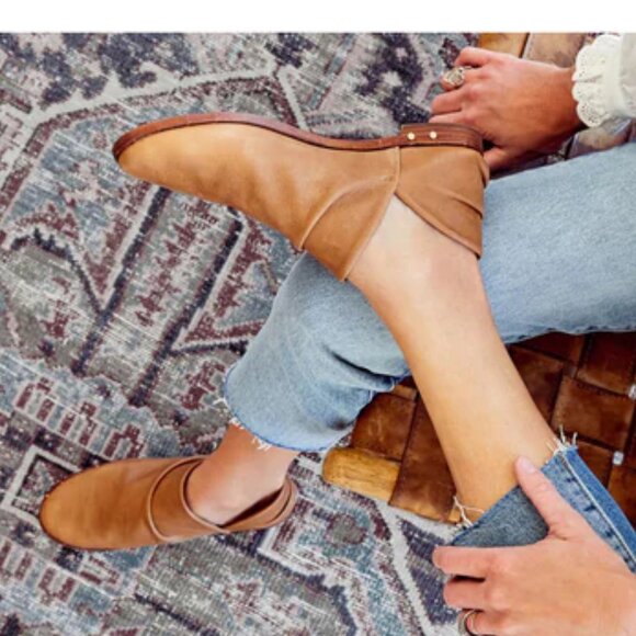 NEW BEEK Leather Puffin Molded Bootie Flats saddle for women 2510 10T5M - Picture 2 of 7